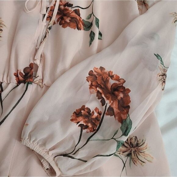 Forever 21 floral romper size medium - Picture 5 of 11